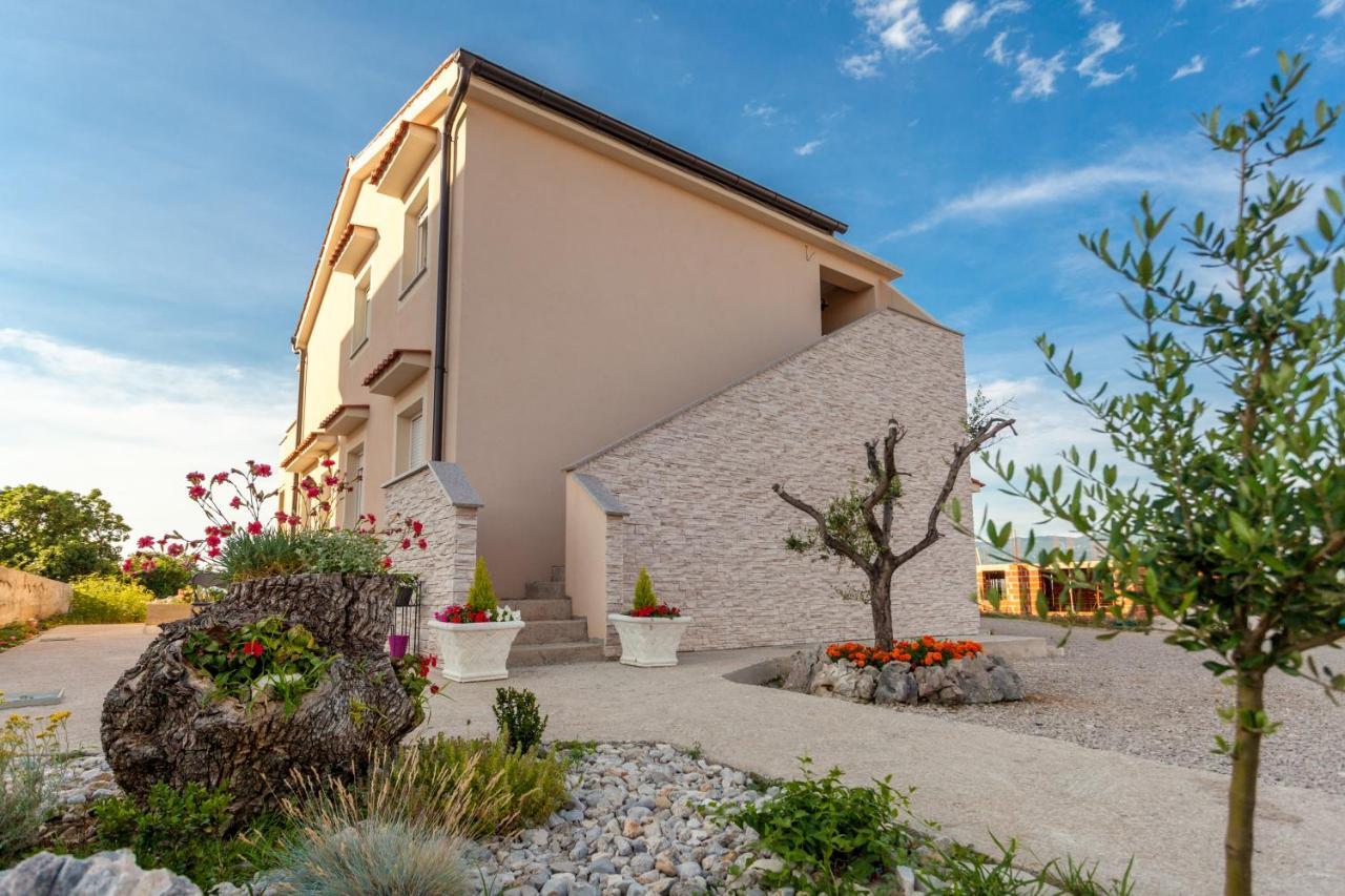 Apartments Didi Omisalj Ngoại thất bức ảnh